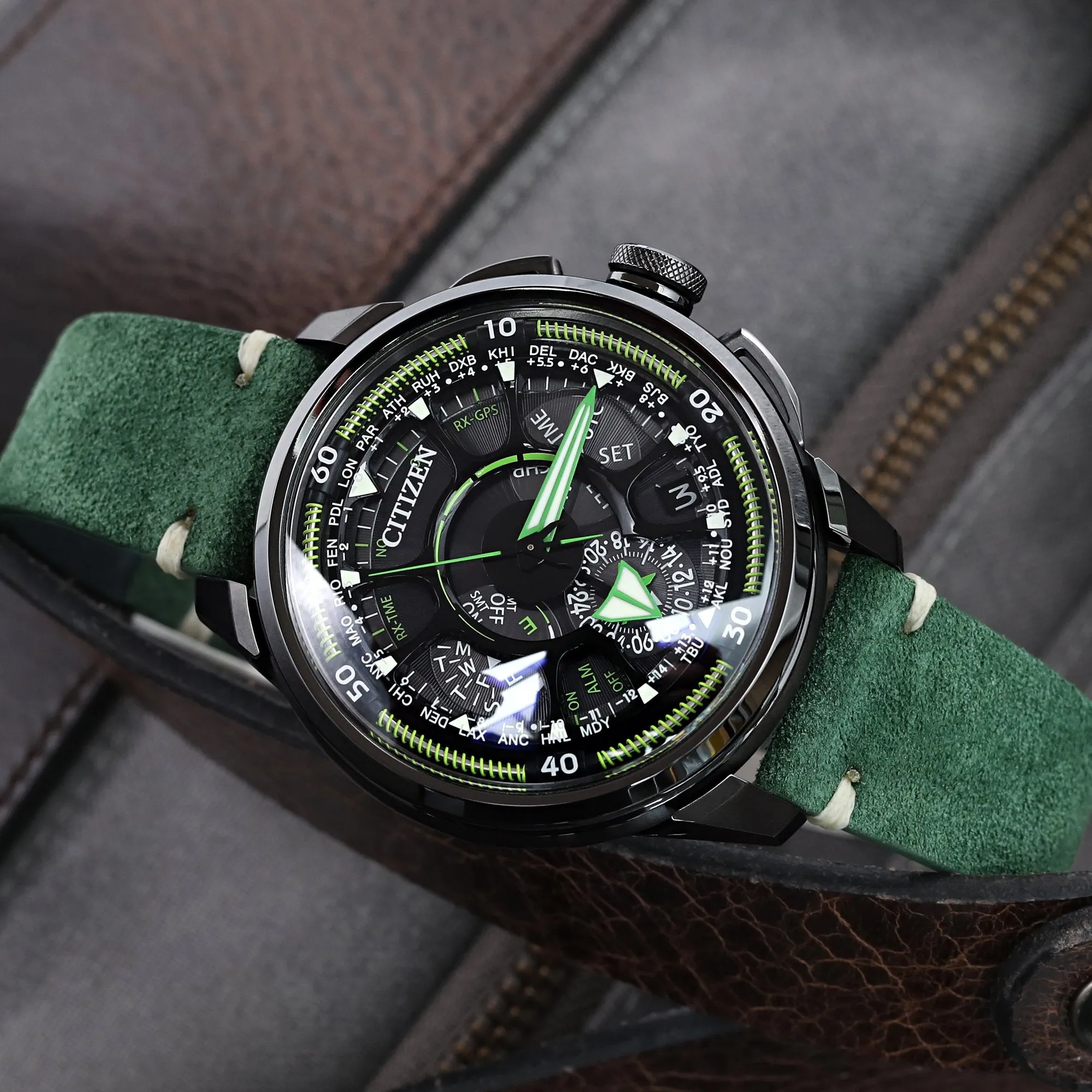20mm or 22mm MiLTAT Green Genuine Leather One-piece Suede Quick Release Watch Strap, V-Clasp
