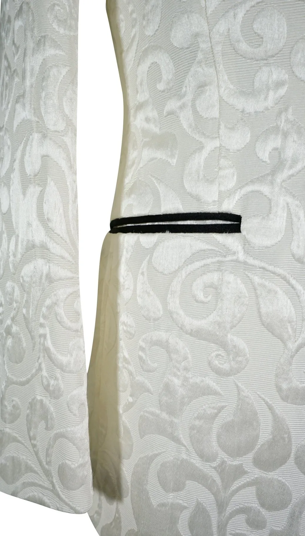 Vanilla & Black Paisley Dinner Jacket @ The Vault